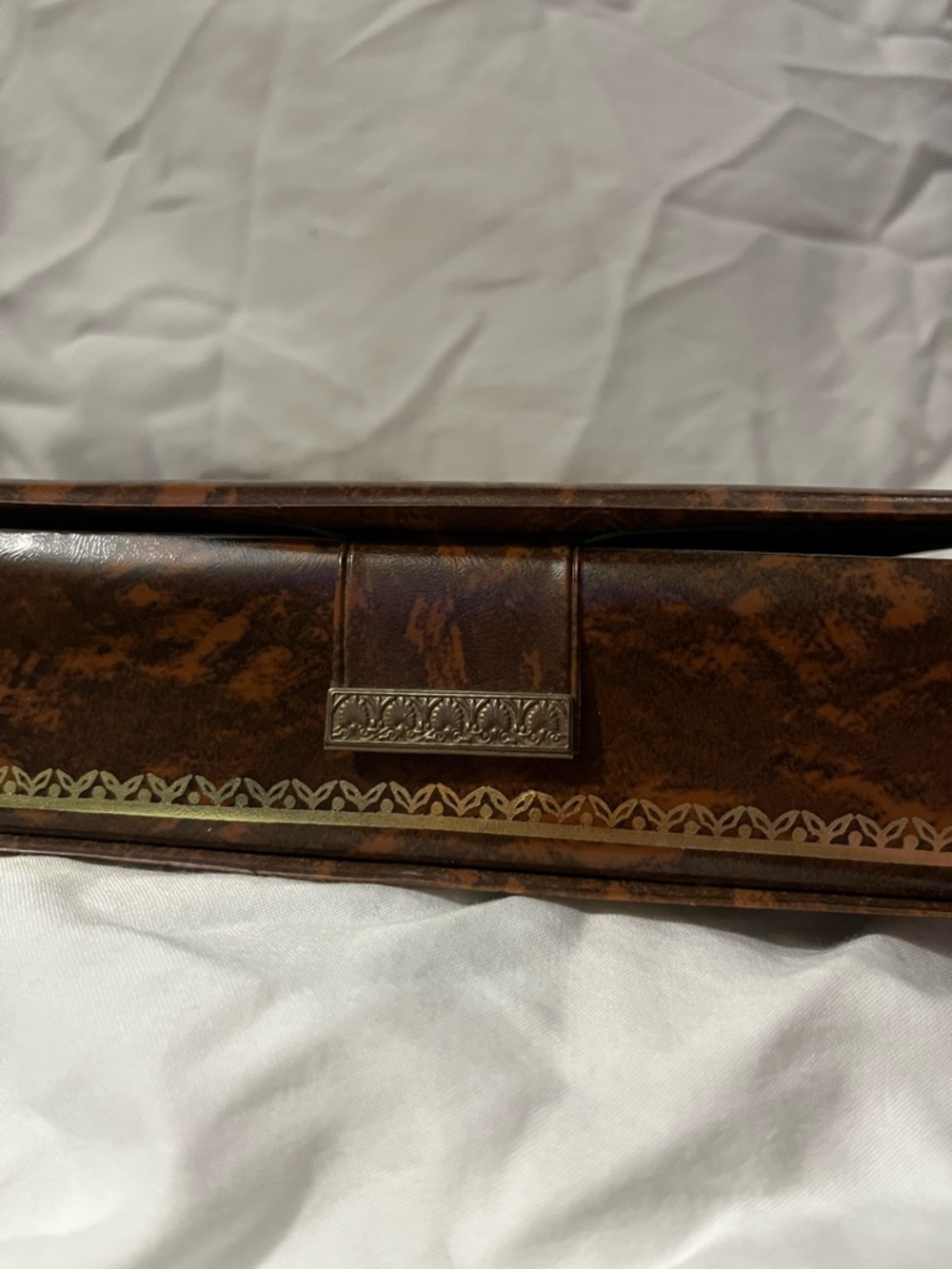 Vintage tapestry jewelry box - Picture 6 of 9